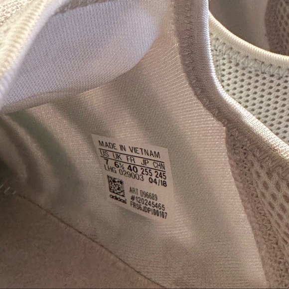 Adidas NMD R1 Women’s Size 7 - Picture 3 of 3